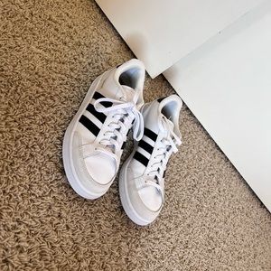 Women’s adidas sneakers size 8.5